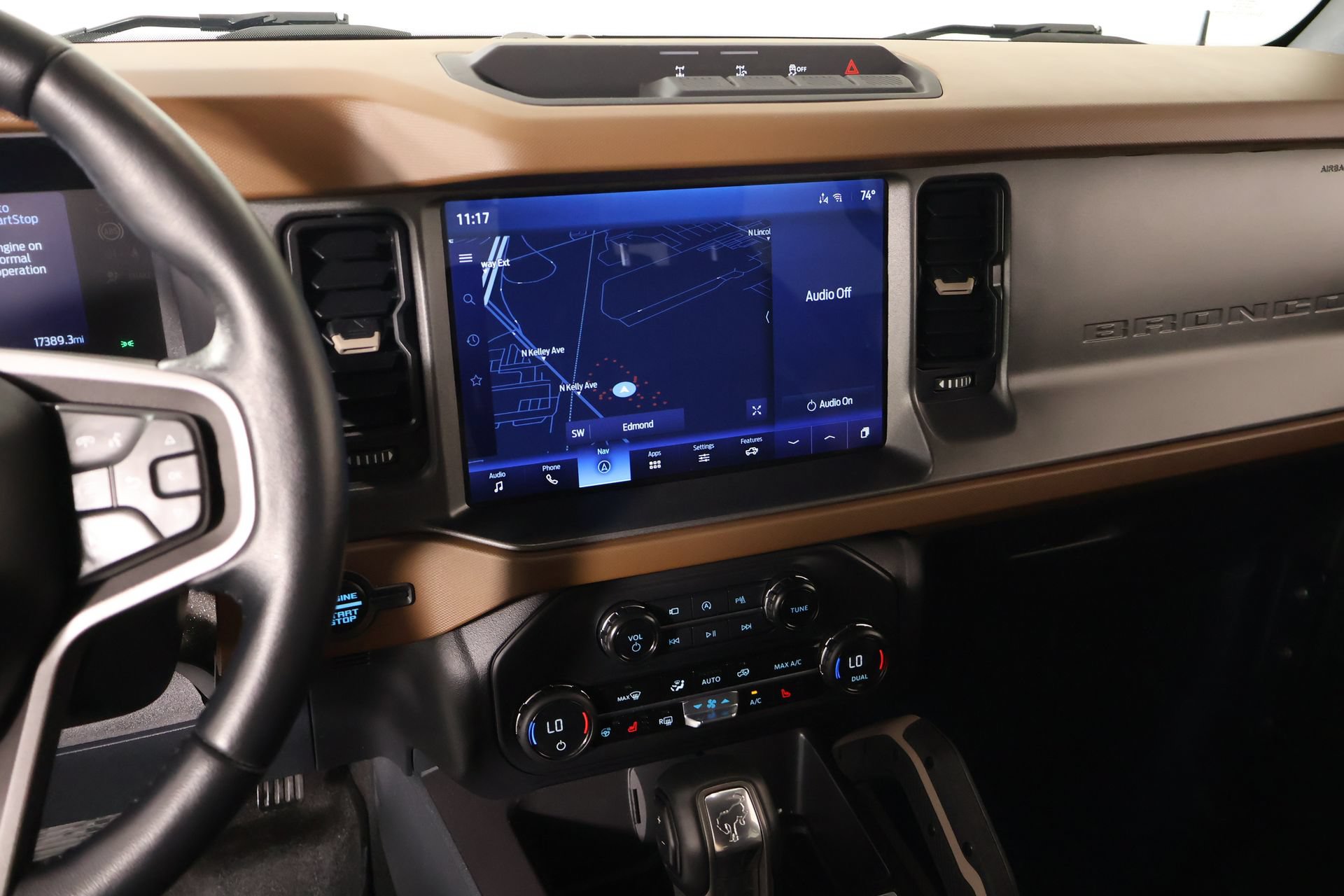 Used 2024 Ford Bronco Outer Banks AWD/4WD image 5