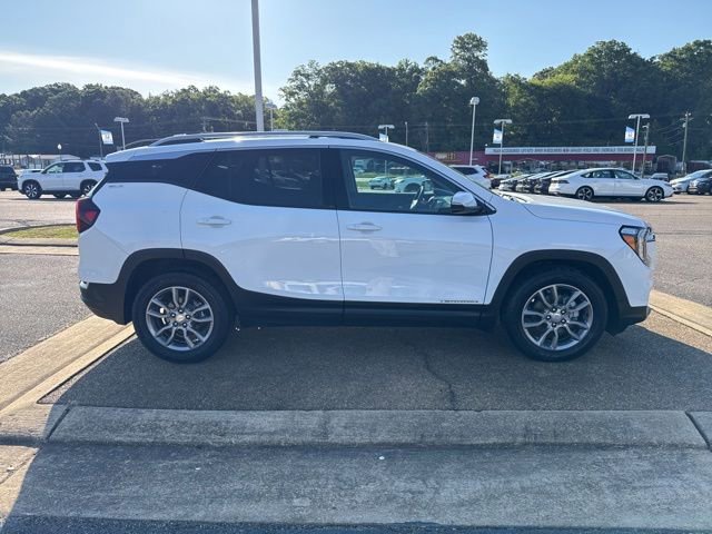 Used 2024 GMC Terrain SLT FWD image 4