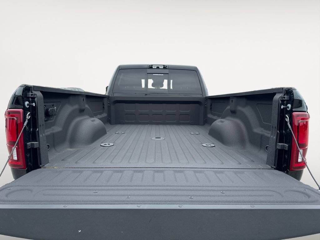 New 2026 RAM 3500 Laramie AWD/4WD image 5
