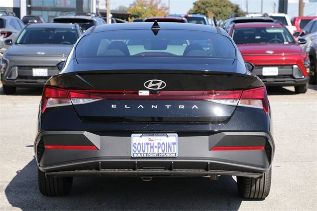 Certified 2026 Hyundai Elantra Sport image 6