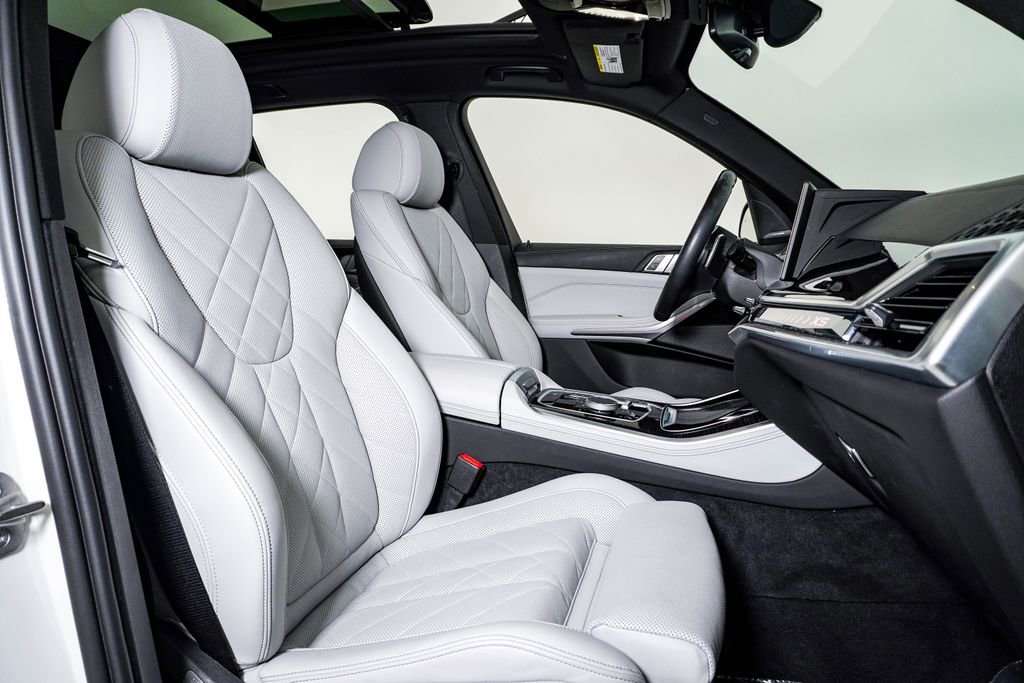 Used 2024 BMW X5 xDrive40i w/ M Sport Package image 15