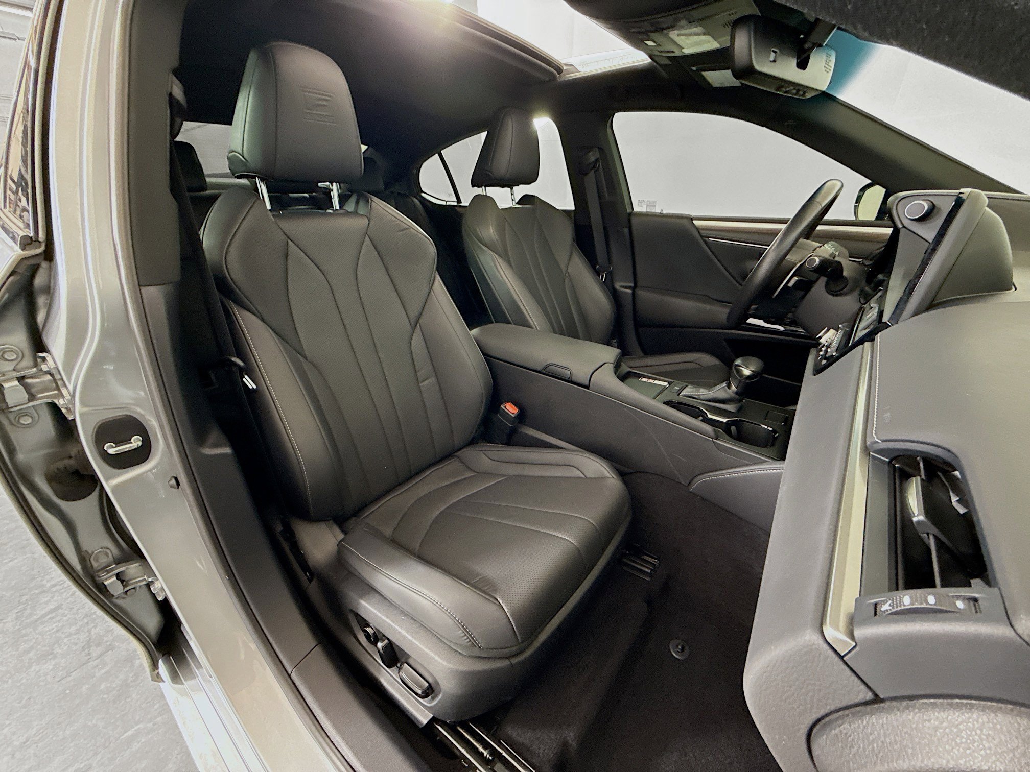 Certified 2023 Lexus ES 350 F Sport w/ Accessory Package (Z2) image 27