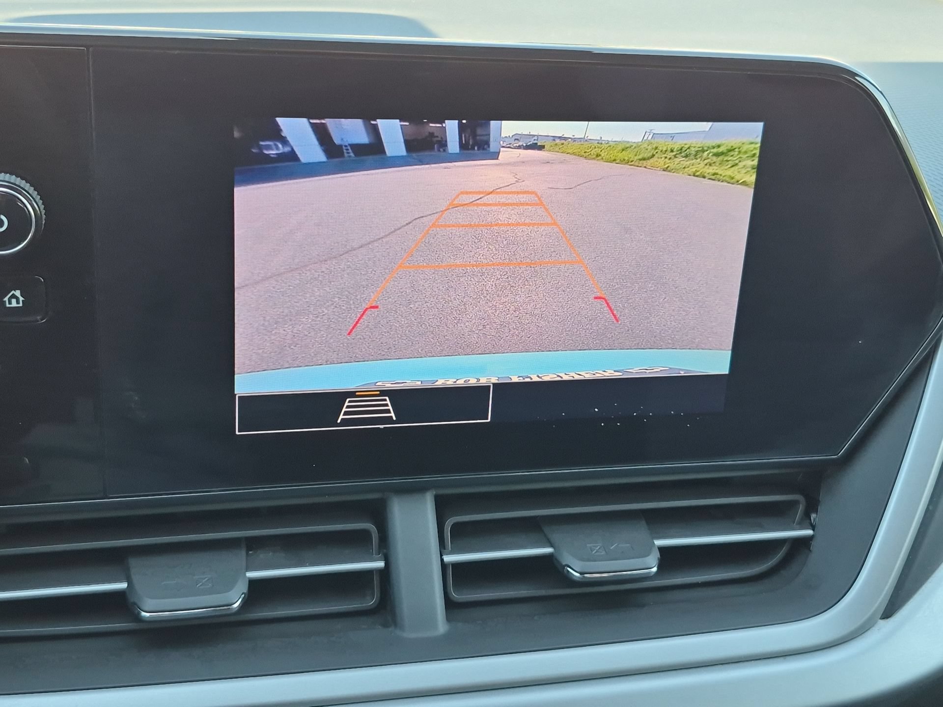 Certified 2024 Chevrolet Trax RS w/ Sunroof Package FWD image 15