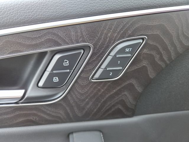 Used 2023 Audi Q8 Premium Plus image 11