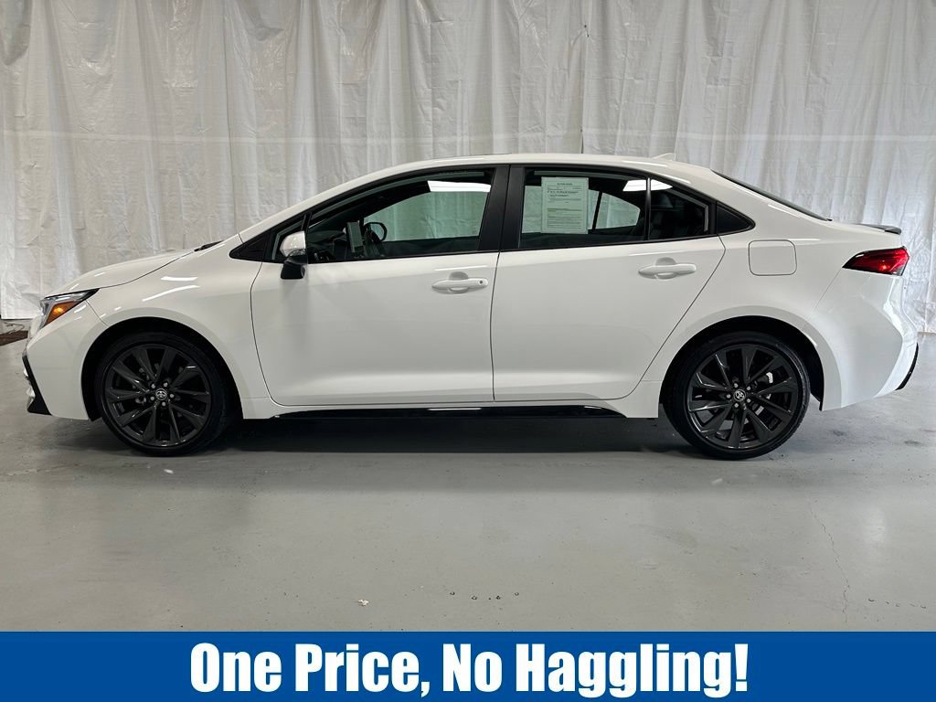 Used 2026 Toyota Corolla XSE FWD image 4