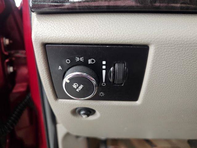 Used 2012 Jeep Grand Cherokee Laredo w/ Laredo E Group AWD/4WD image 18