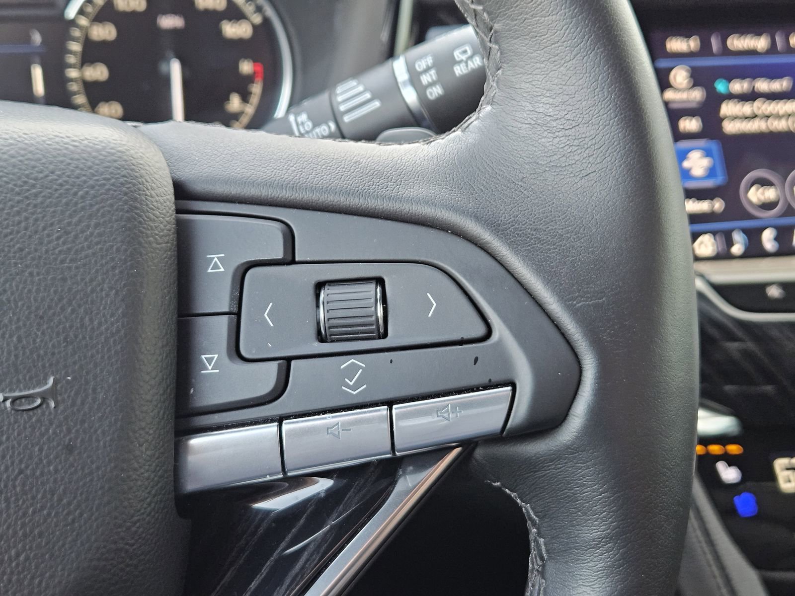 Certified 2025 Cadillac XT6 Premium Luxury image 25