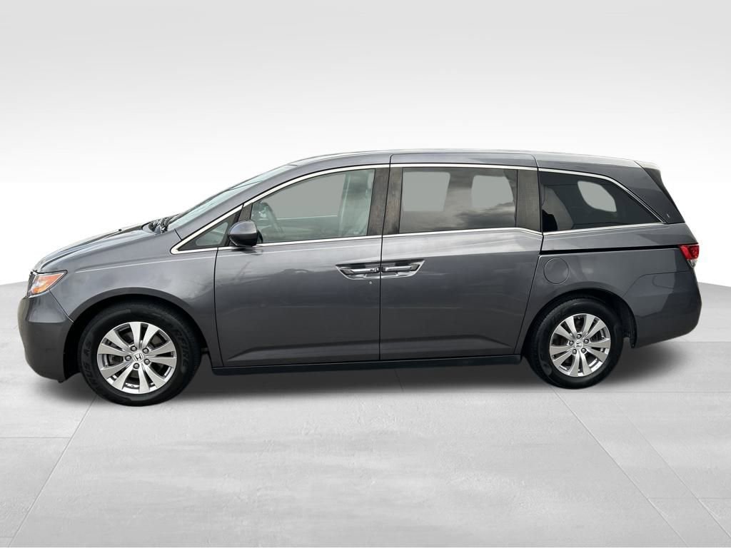 Used 2016 Honda Odyssey SE image 2