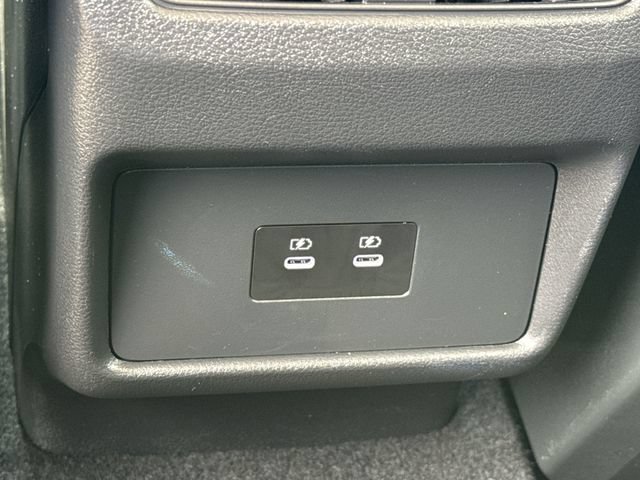 Used 2024 Nissan Rogue SV FWD image 11