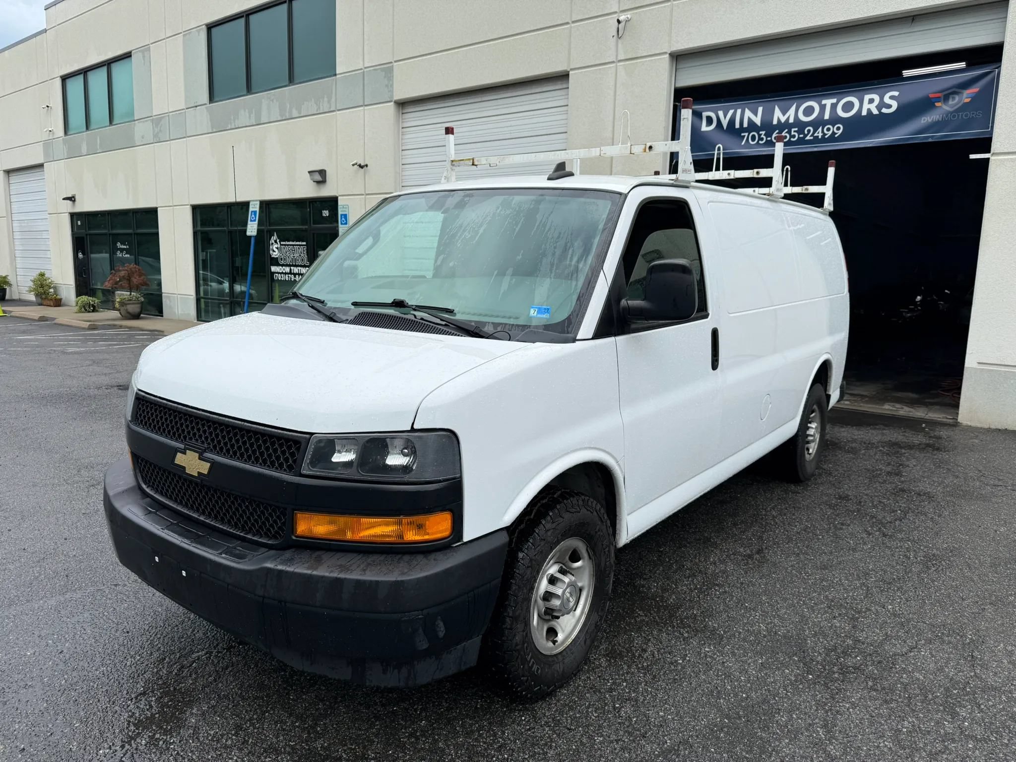 Used 2021 Chevrolet Express 2500 w/ Driver Convenience Package RWD image 5