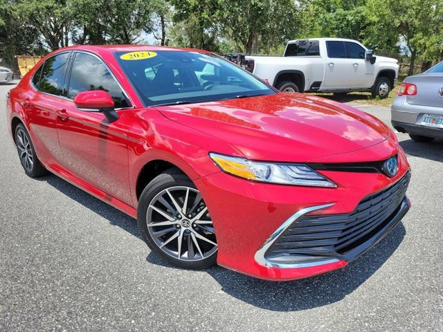 Used 2024 Toyota Camry XLE FWD image 8