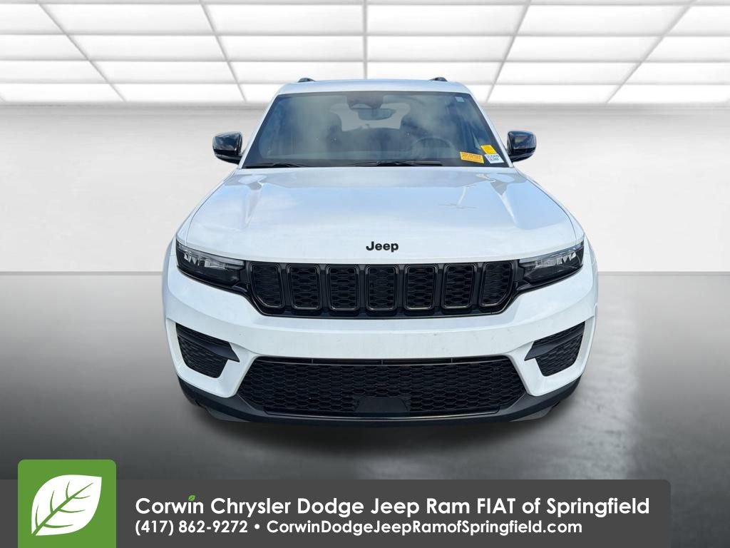 Certified 2023 Jeep Grand Cherokee Altitude image 2