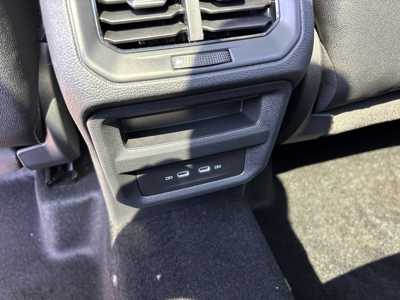 New 2026 Volkswagen Taos SE AWD/4WD image 32
