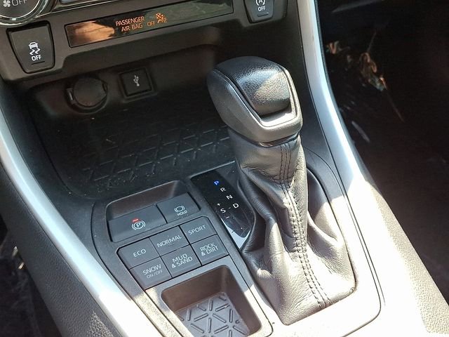 Used 2021 Toyota RAV4 XLE image 15