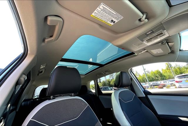 New 2025 Volkswagen Taos SE image 25