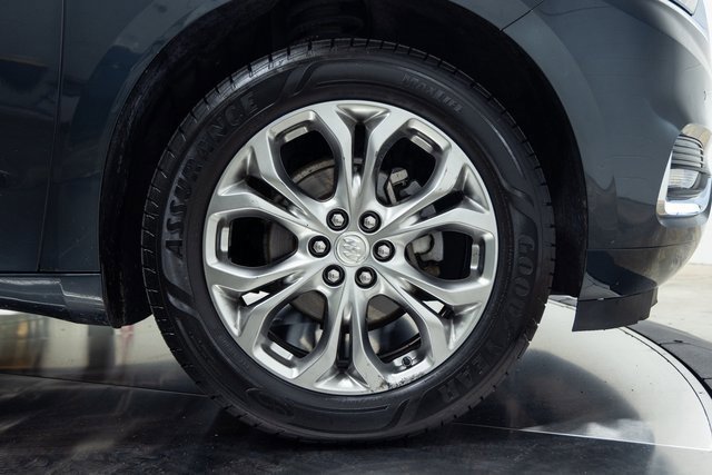 Used 2020 Buick Enclave Avenir w/ Avenir Technology Package image 28