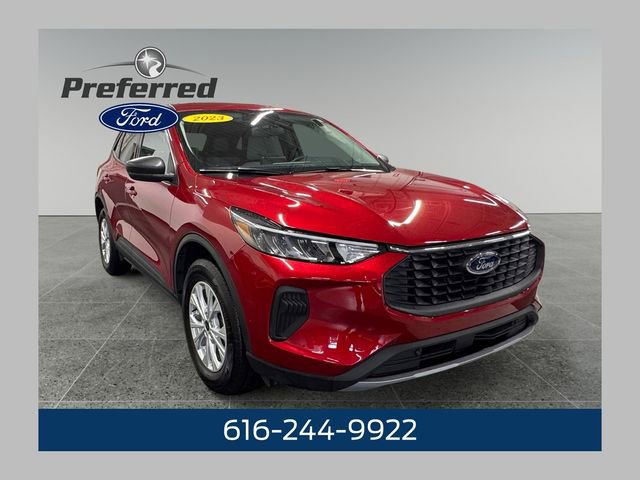 Used 2023 Ford Escape Active AWD/4WD image 1