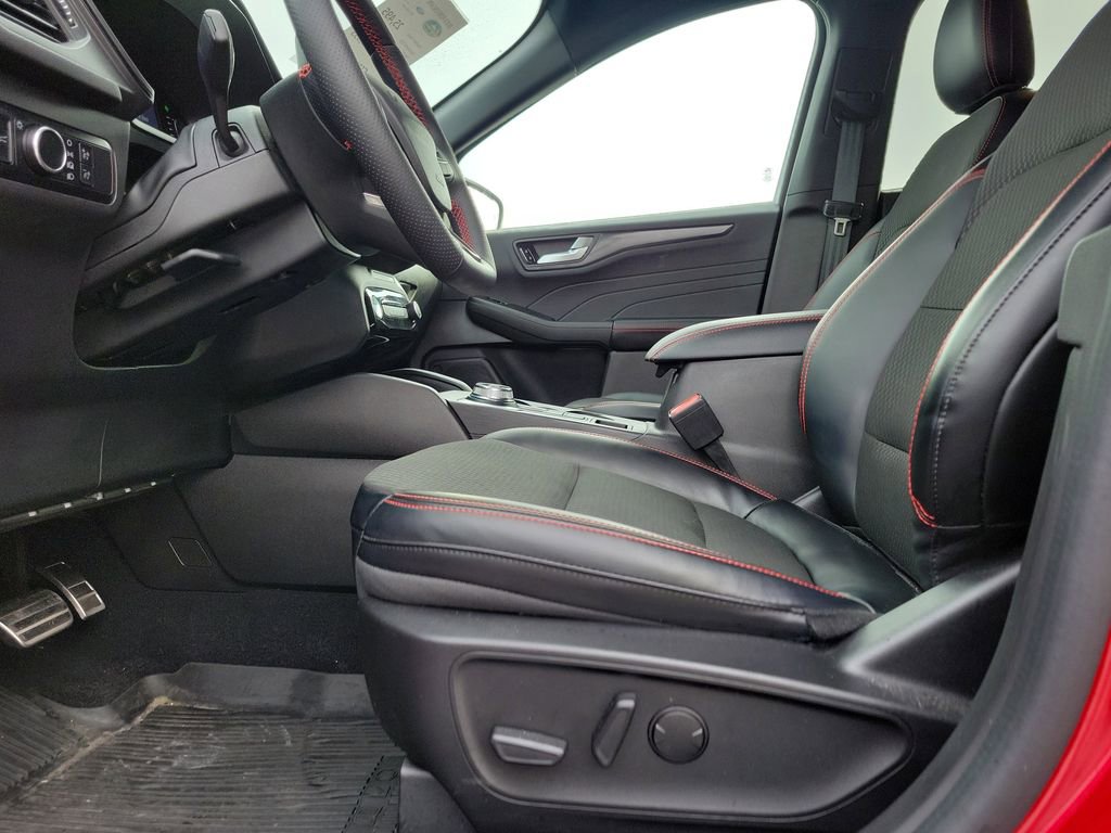 Certified 2023 Ford Escape ST-Line image 17