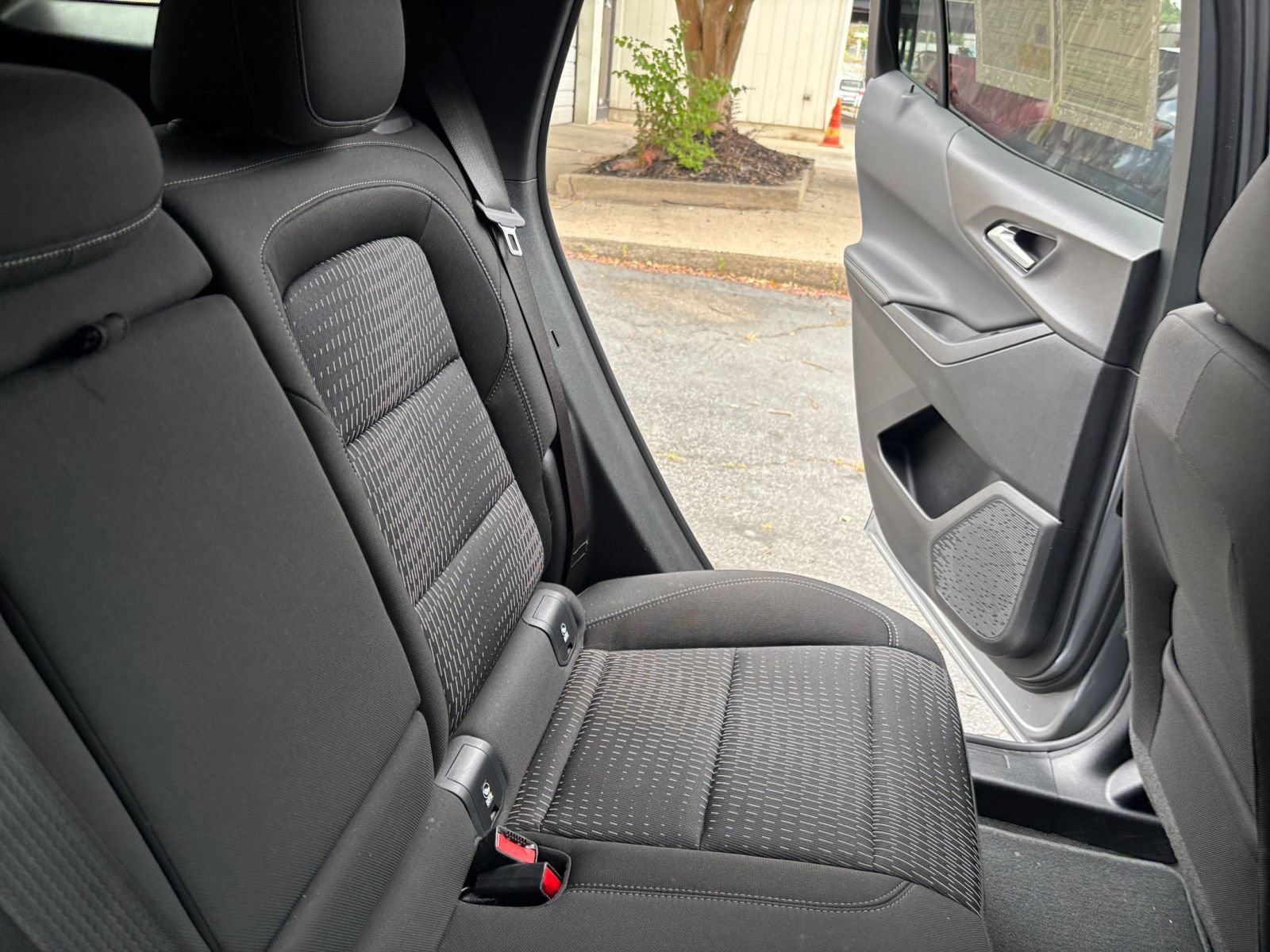 Used 2025 Chevrolet Equinox LT FWD image 32