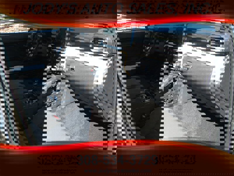 Used 2024 Toyota Tacoma TRD Off-Road image 25