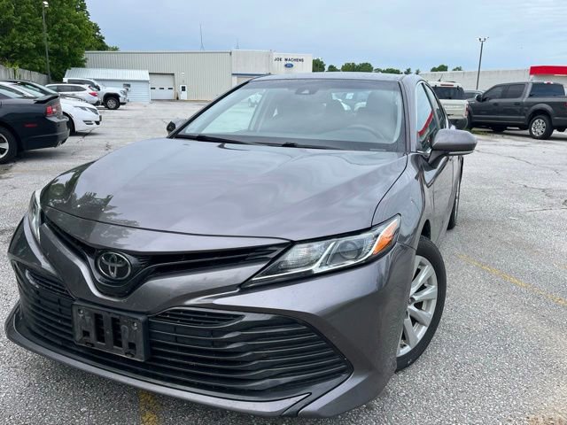 Used 2019 Toyota Camry LE w/ Convenience Package FWD image 1