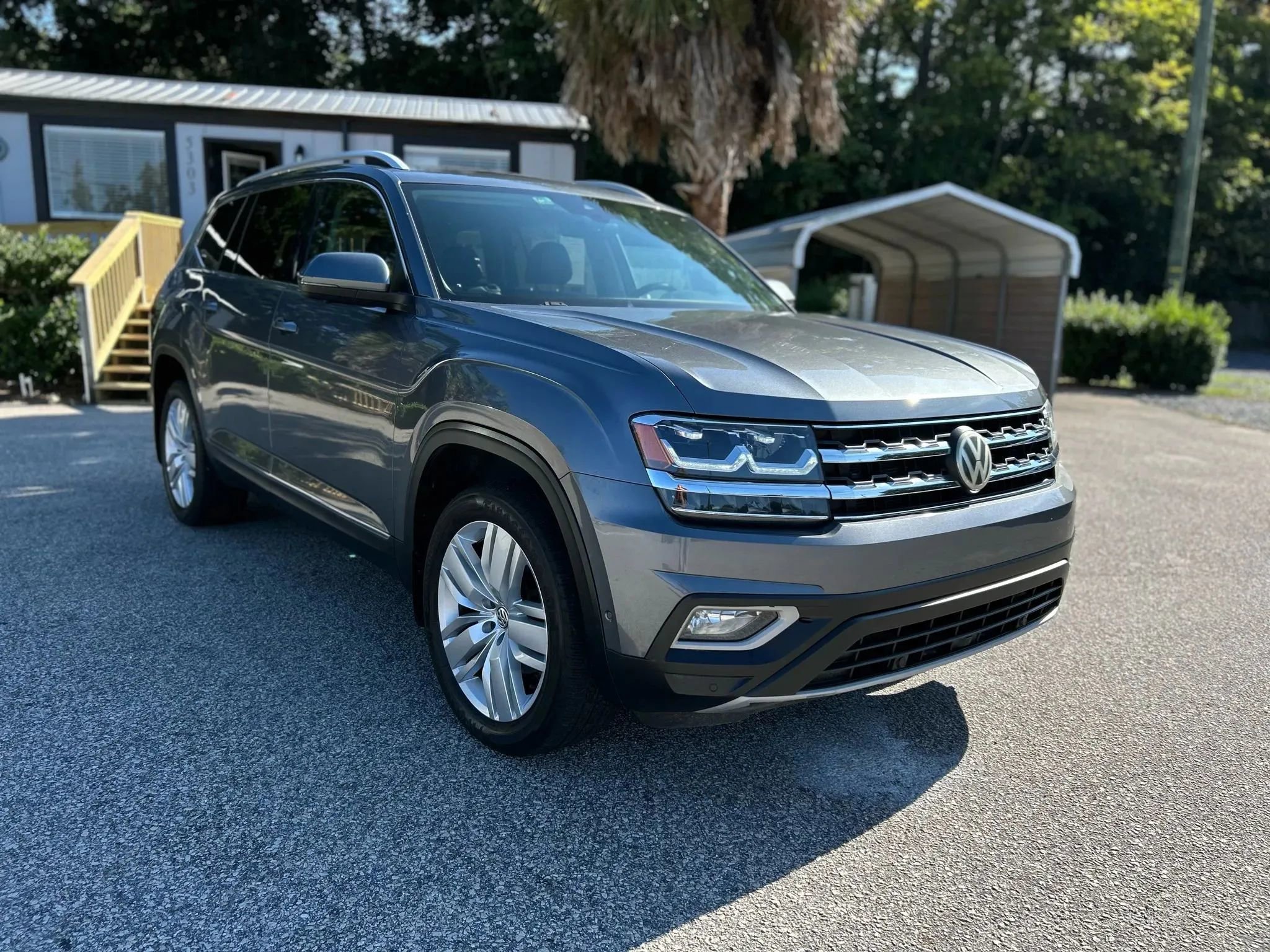 Used 2018 Volkswagen Atlas SEL Premium image 5