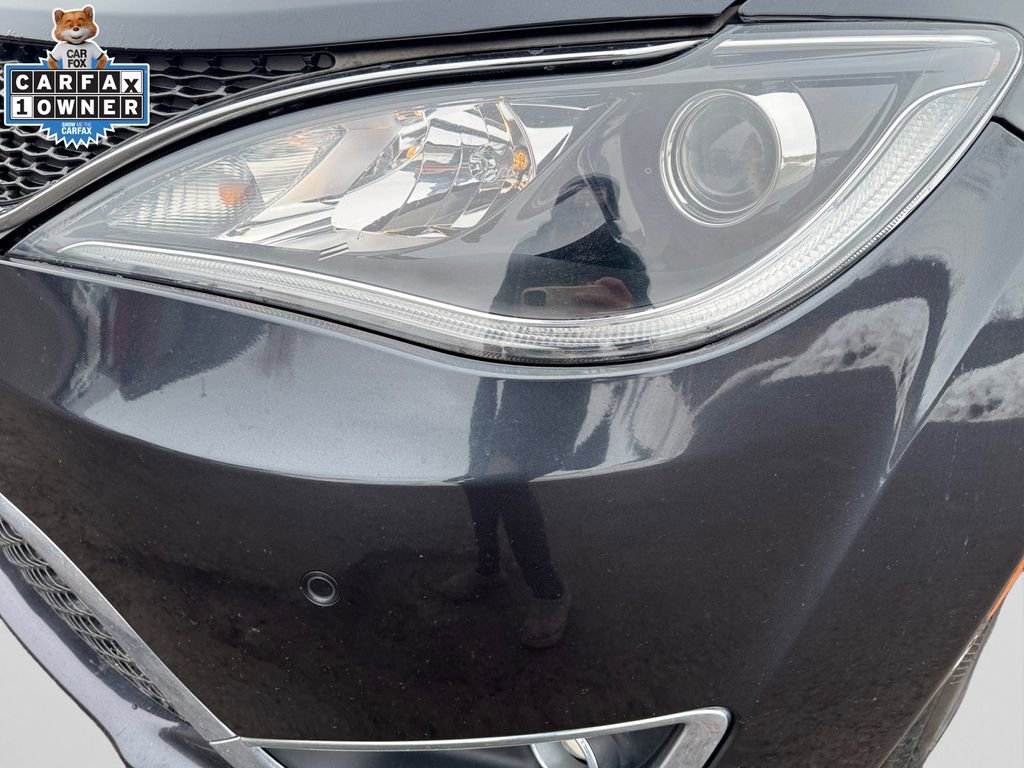 Used 2020 Chrysler Pacifica Touring-L Plus w/ Tire & Wheel Group image 22