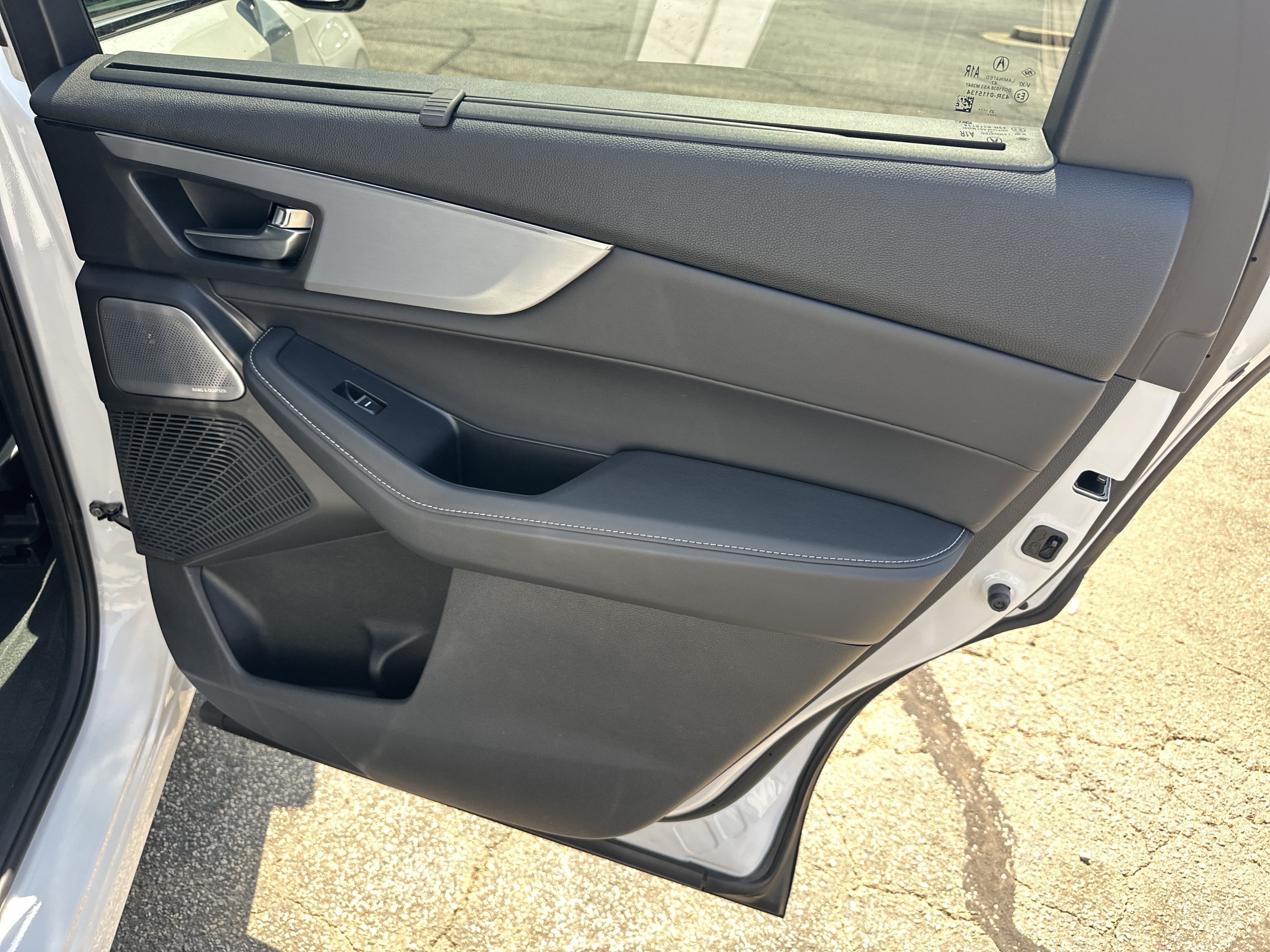 Certified 2026 Acura MDX w/ Technology Package FWD image 18