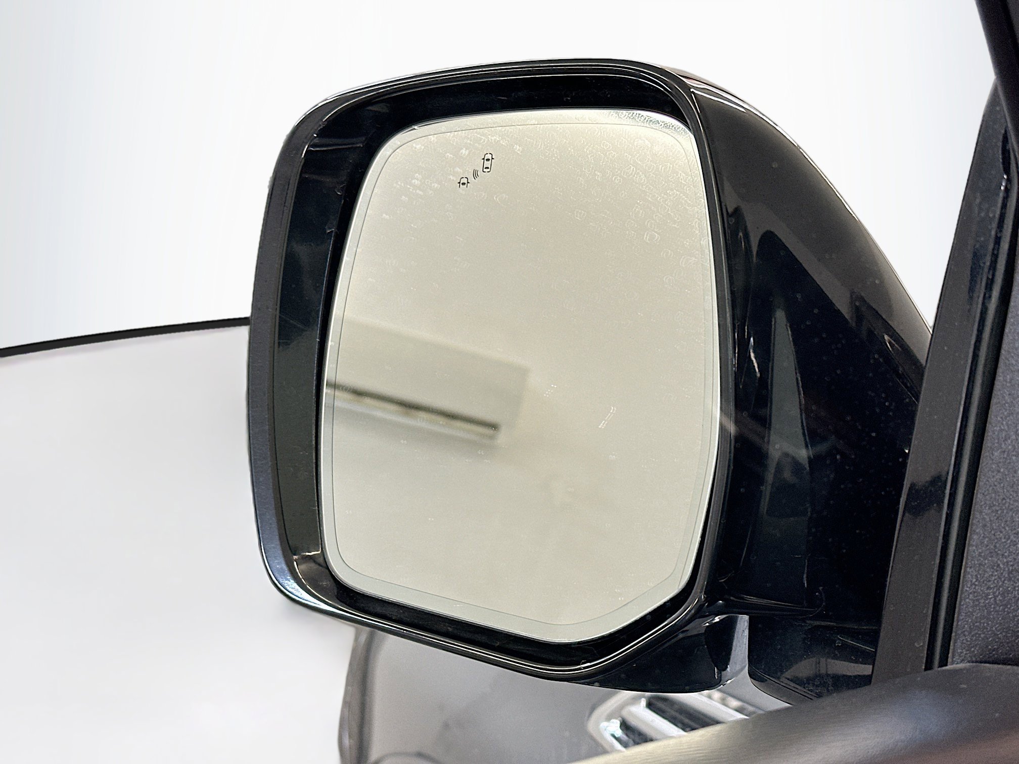 Used 2024 Nissan Armada SL image 16