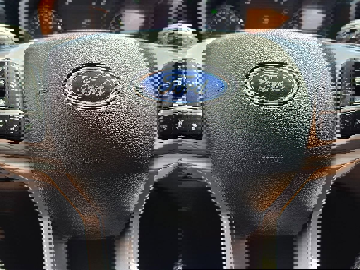 Used 2021 Ford Explorer XLT RWD image 36