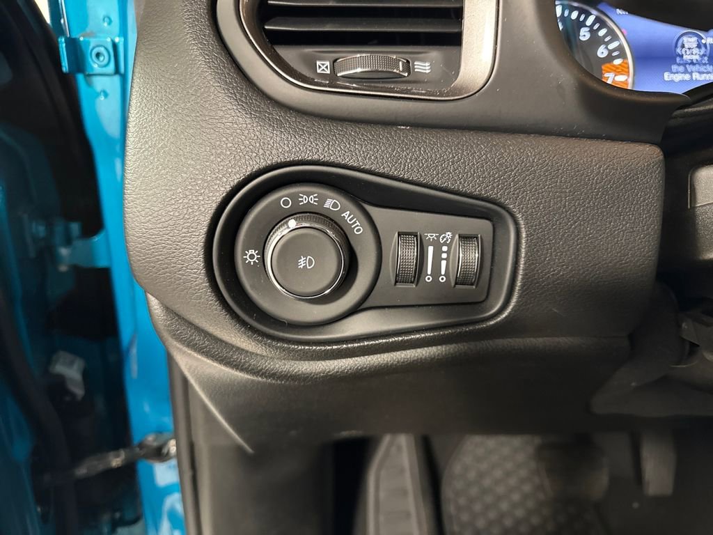 Used 2022 Jeep Renegade Latitude w/ Convenience Group AWD/4WD image 11