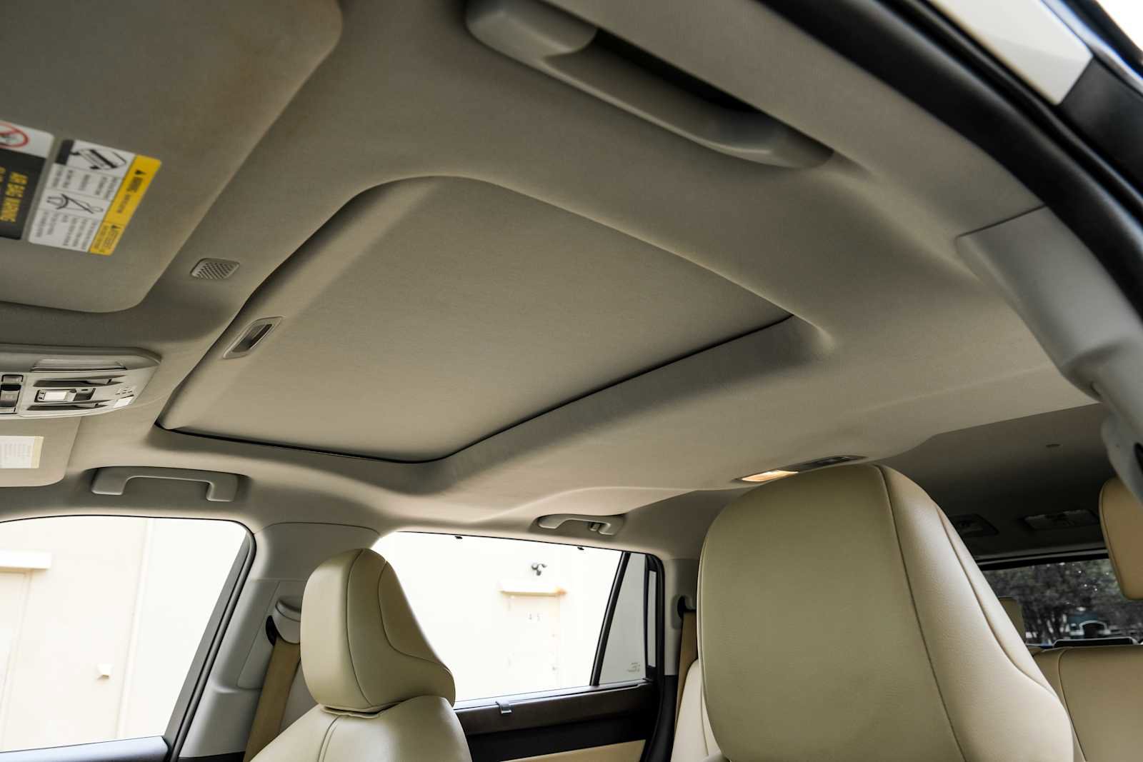 Used 2021 Toyota Highlander XLE image 5