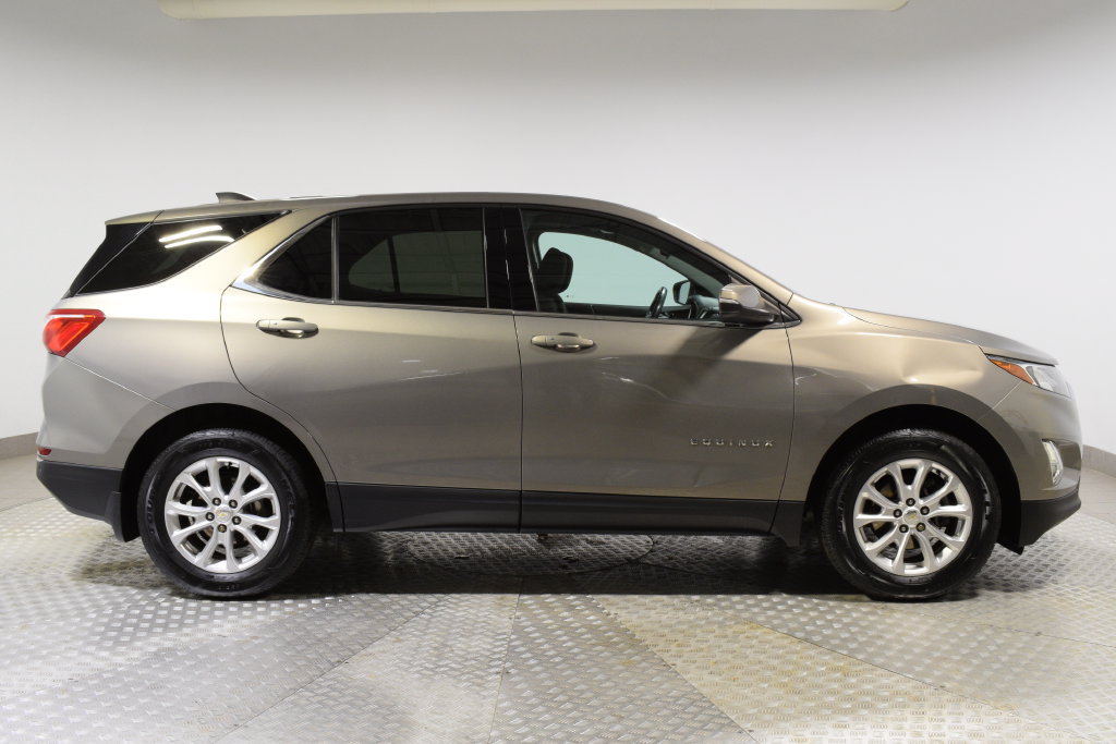 Used 2018 Chevrolet Equinox LT AWD/4WD image 2