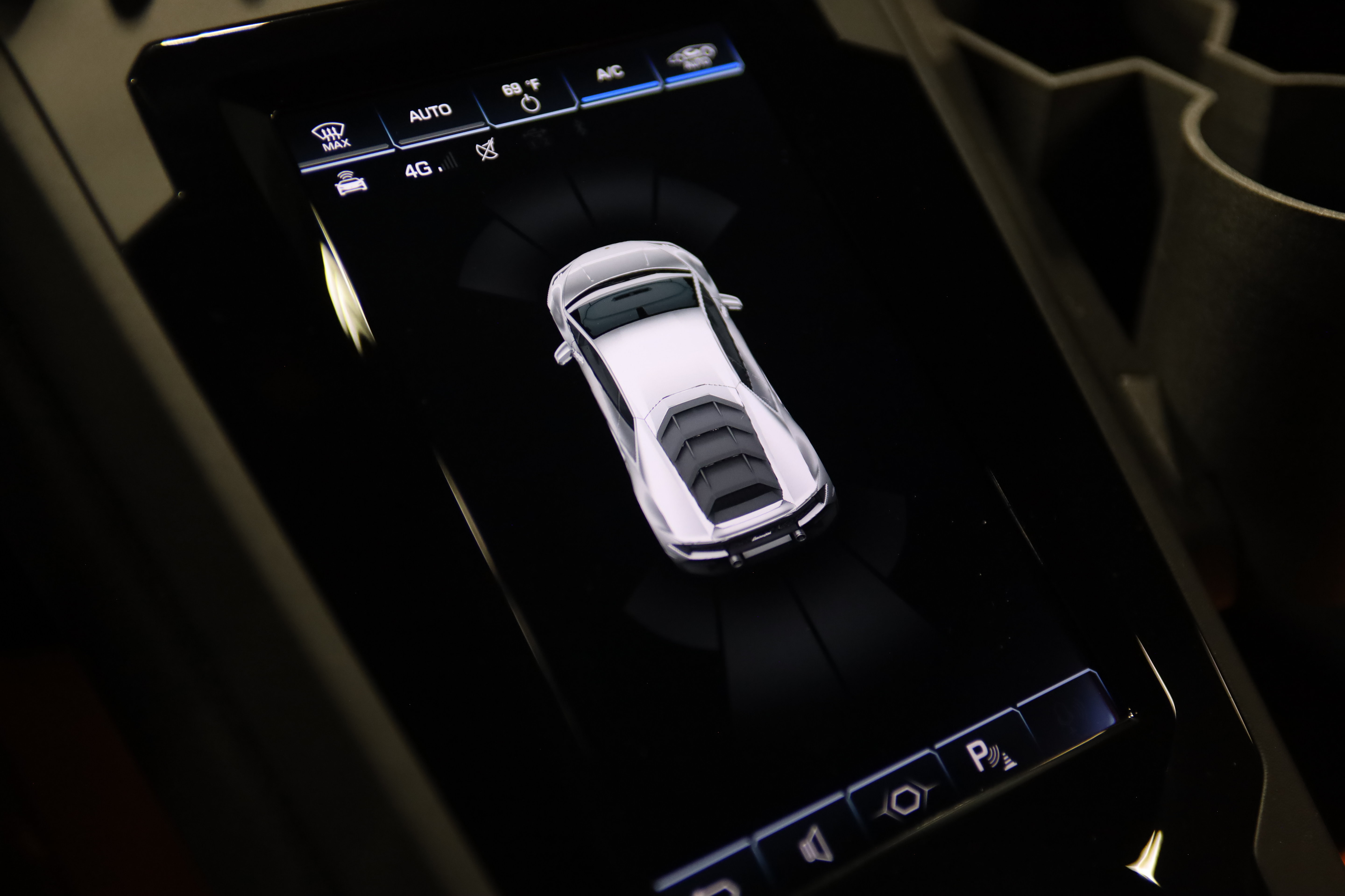 Used 2020 Lamborghini Huracan EVO RWD image 30