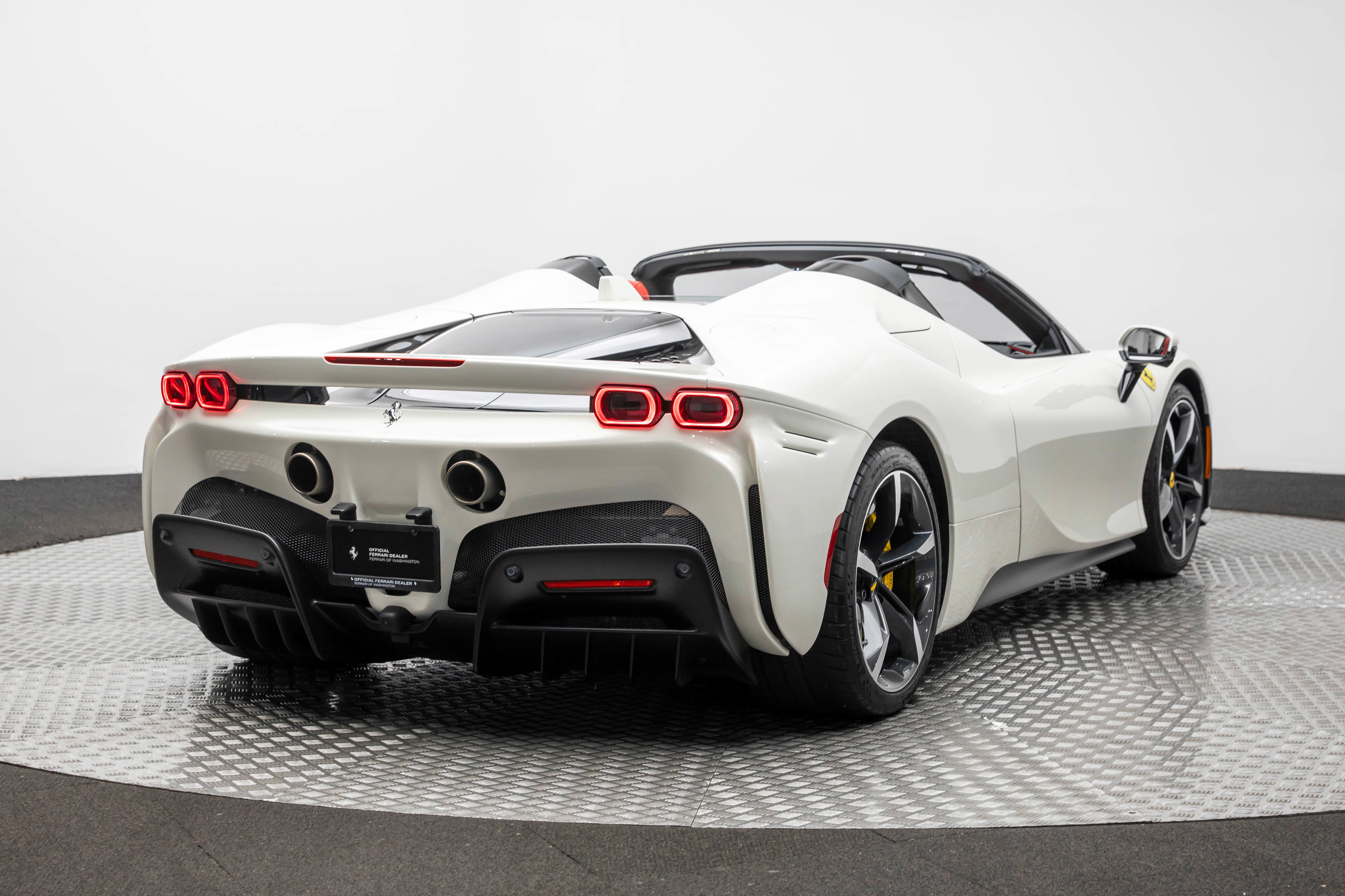 Certified 2022 Ferrari SF90 Spider image 7