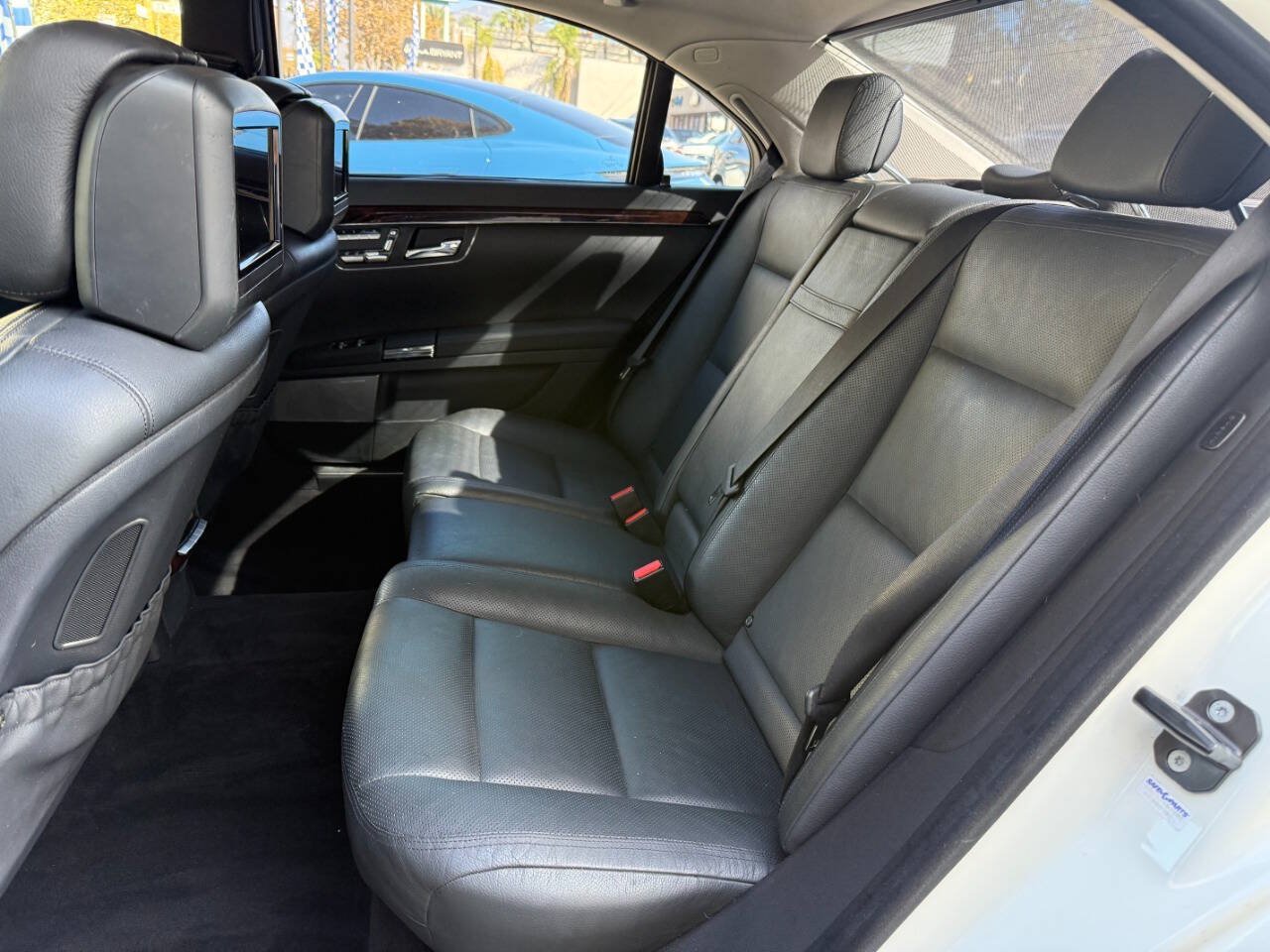 Used 2011 Mercedes-Benz S 550 image 41
