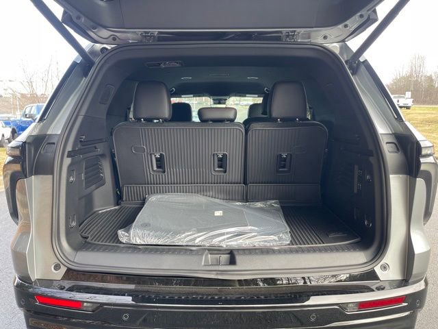 New 2026 Chevrolet Traverse RS w/ LPO, Floor Liner Package FWD image 24