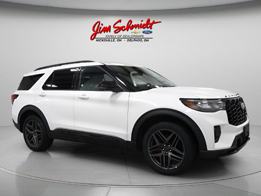 Used 2025 Ford Explorer ST-Line w/ ST-Line Street Pack AWD/4WD image 2