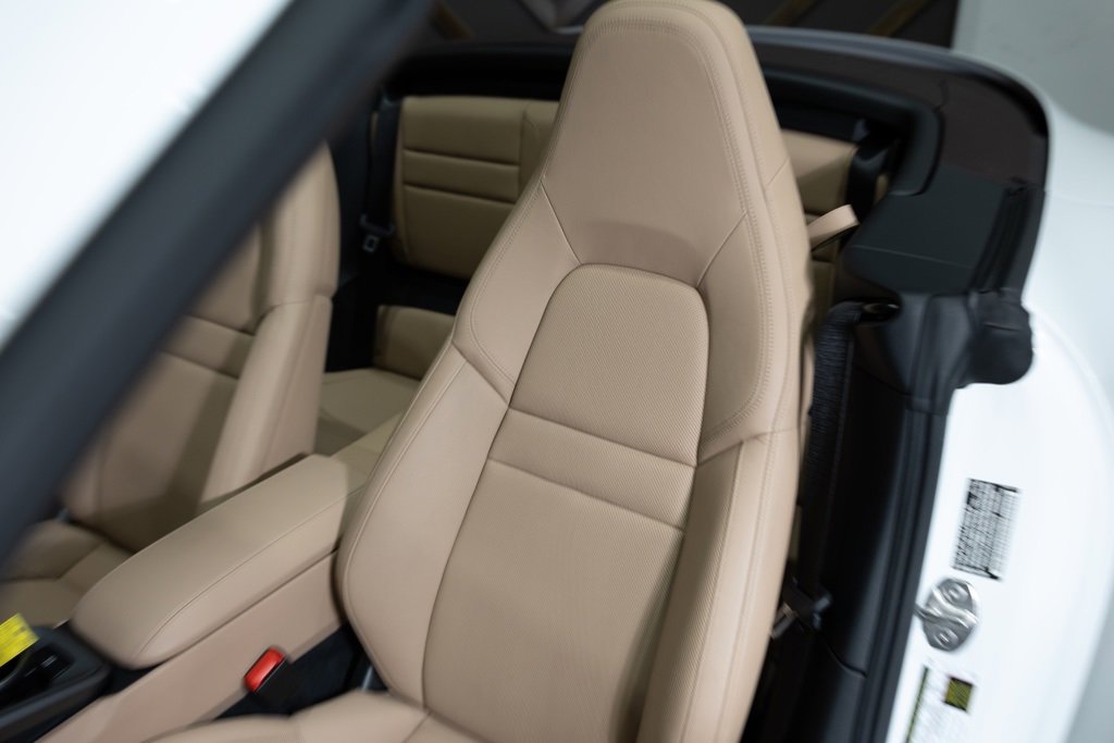 Used 2024 Porsche 911 Carrera image 35