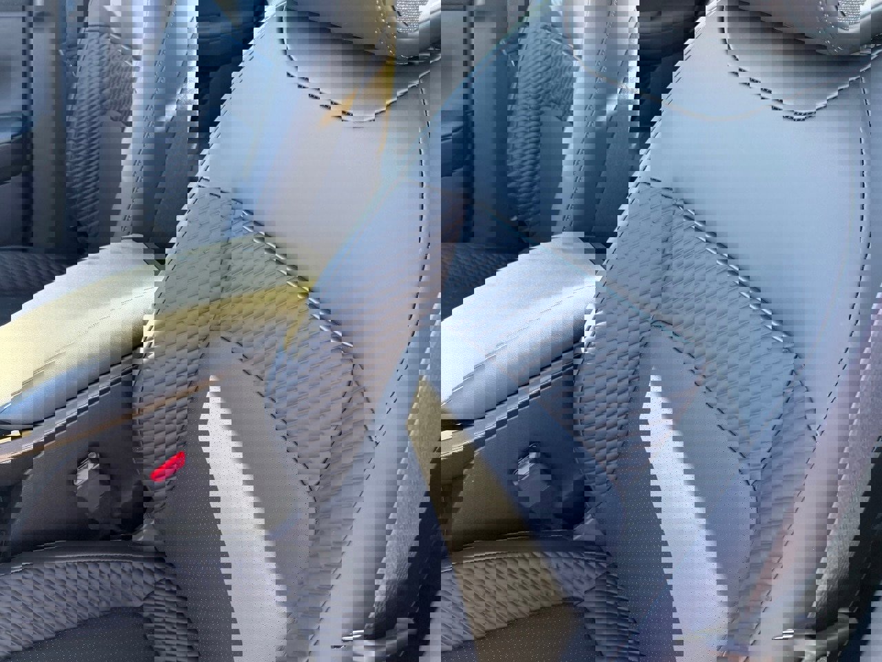 New 2026 Nissan Leaf Platinum+ w/ Cargo Package (Platinum+) image 22