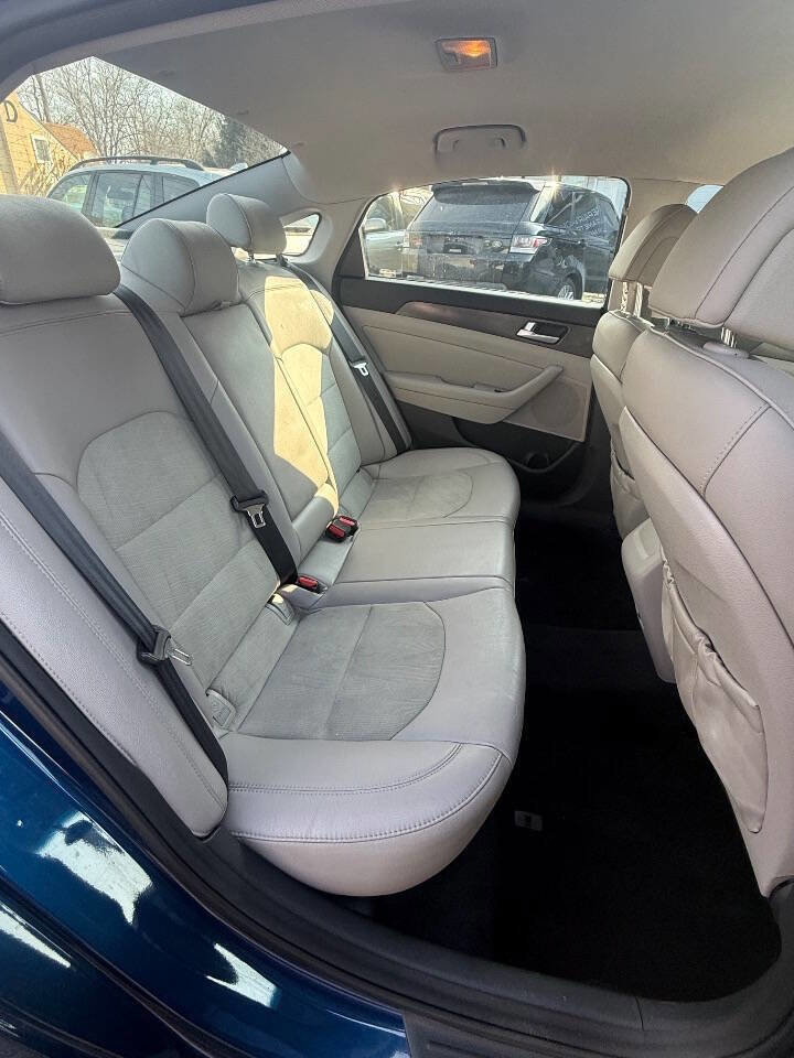 Used 2015 Hyundai Sonata Sport w/ Option Group 04 FWD image 16