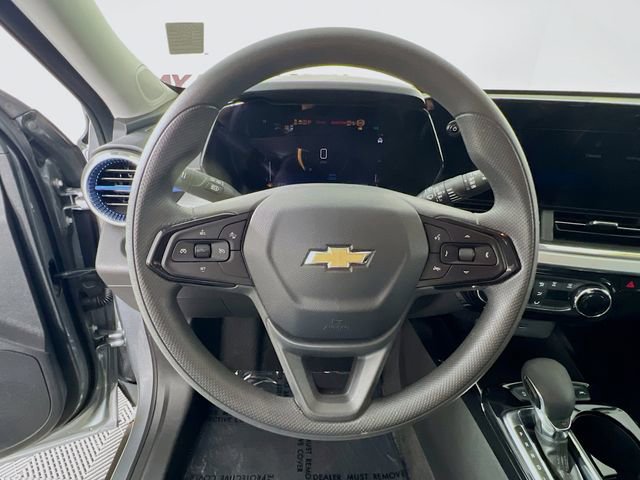 Used 2025 Chevrolet Trax LT image 12