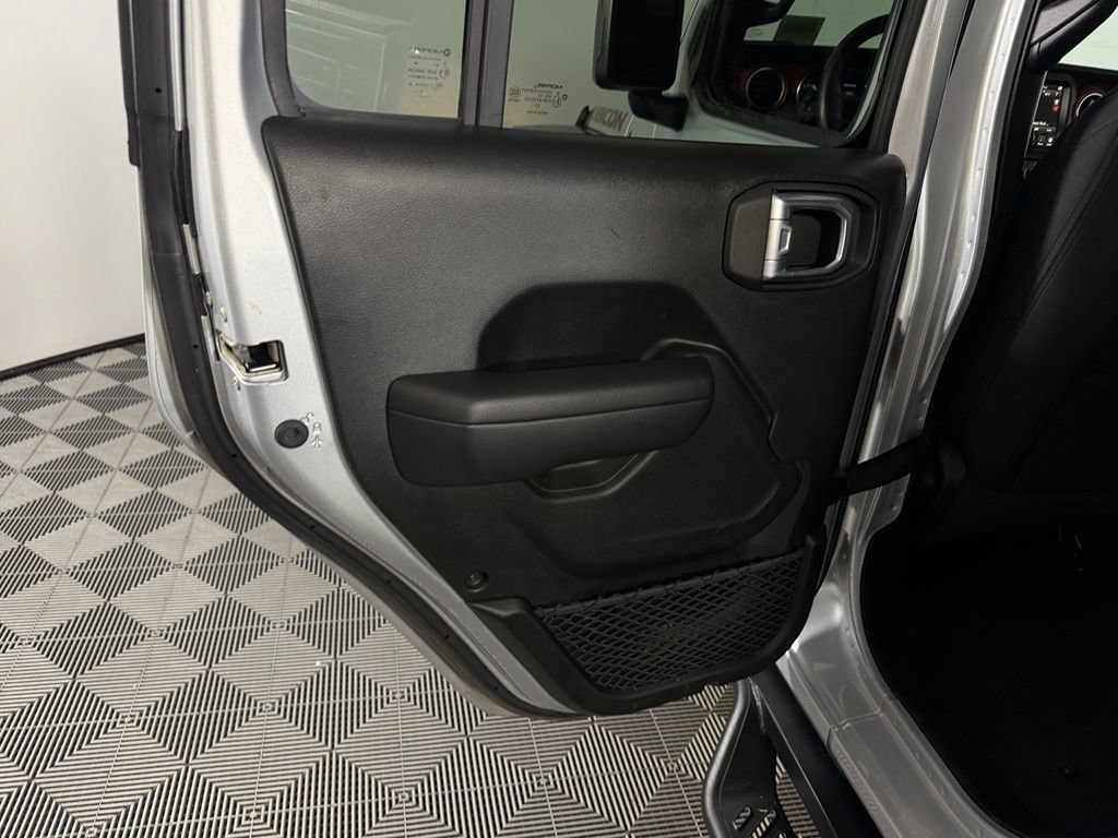 Used 2023 Jeep Gladiator Rubicon AWD/4WD image 29