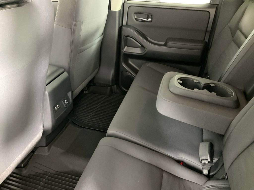 Used 2024 Nissan Frontier SV w/ Technology Package image 11