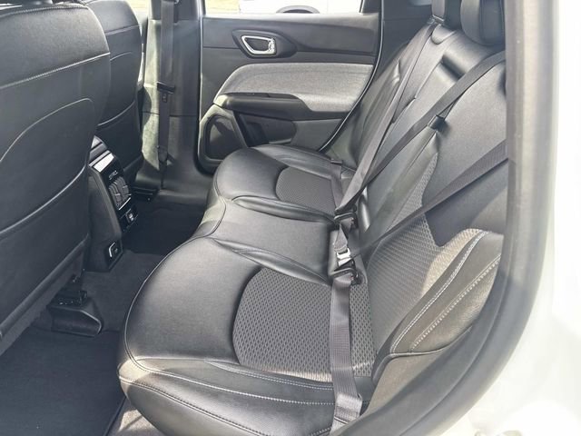 Used 2024 Jeep Compass Latitude image 16