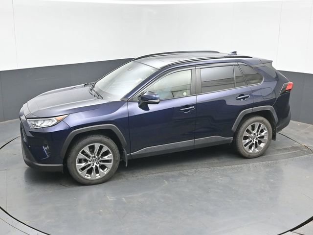 Used 2019 Toyota RAV4 XLE Premium FWD image 22