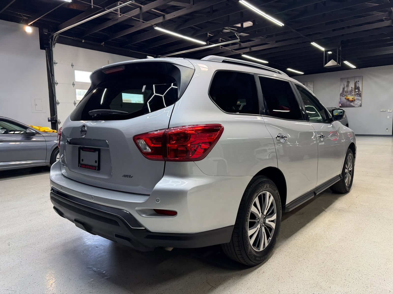 Used 2020 Nissan Pathfinder S AWD/4WD image 10