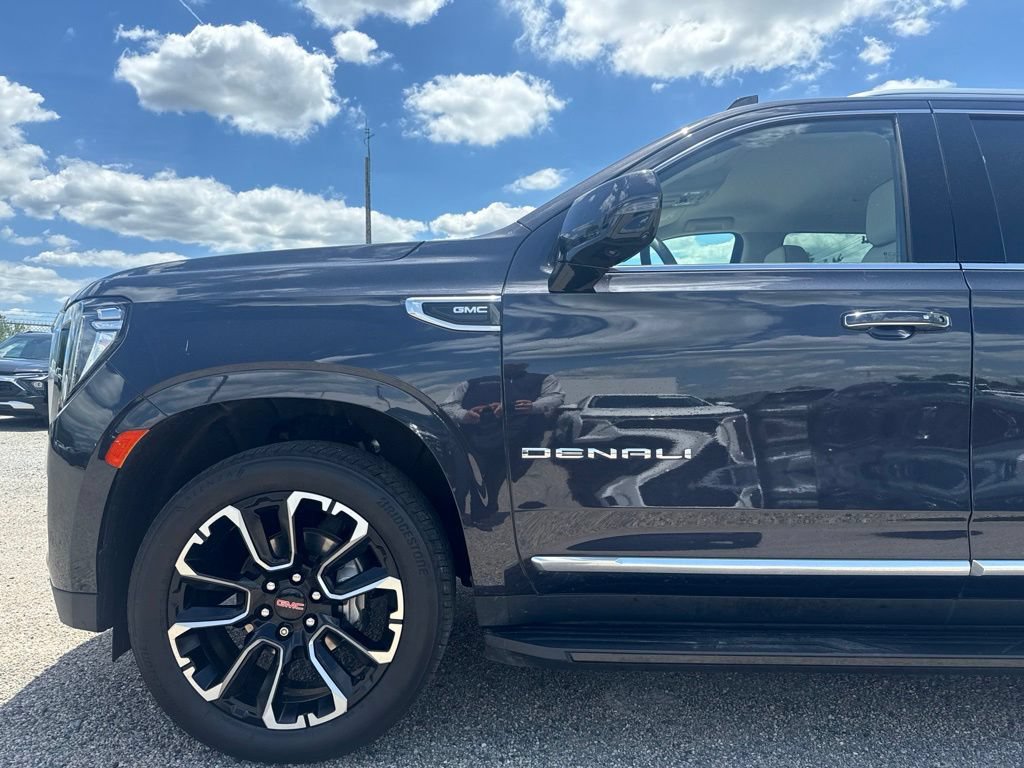 Used 2023 GMC Yukon Denali AWD/4WD image 6