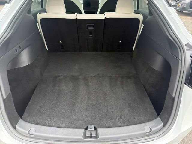 Used 2020 Tesla Model Y Long Range image 11