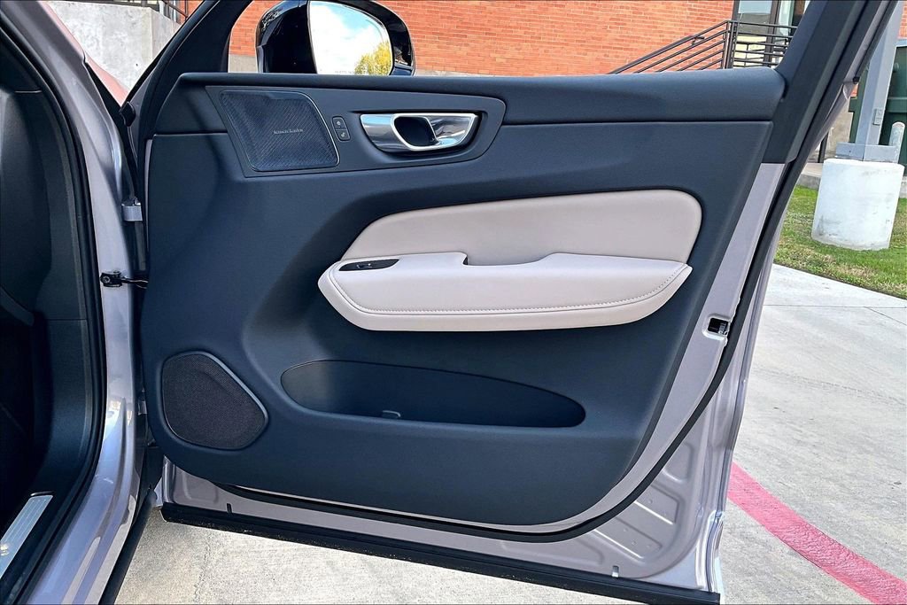New 2026 Volvo XC60 B5 Plus w/ Protection Package Premier AWD/4WD image 14